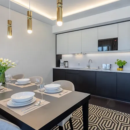 Ambria Promenada Apartment