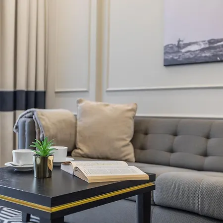Ambria Promenada Apartment