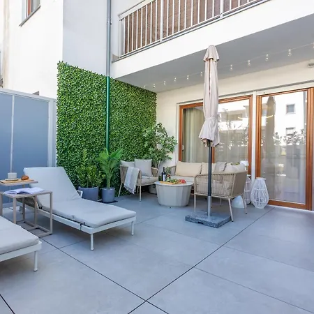 Ambria Platan Complex Apartment