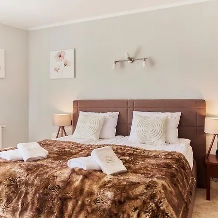 Golden Hour Apartments- Avangard 35 Apartment *