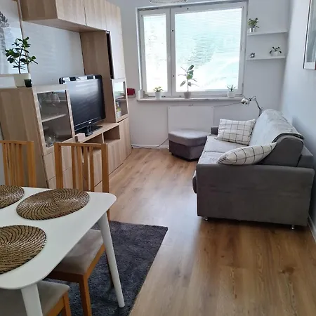 Mieszkanie Dwupokojowe Z Ogrodem *