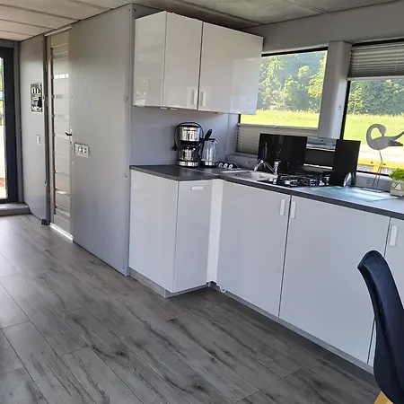 Sunrise Houseboat Apartment Swinoujscie