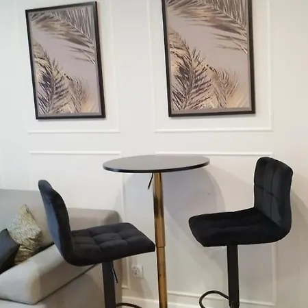App 1 Apartment