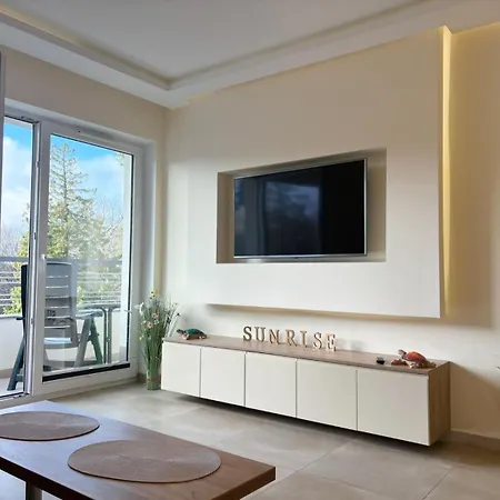 Apartment Bryza - Cesarskie Z Parkingiem