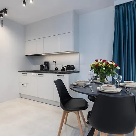 Sun Towers With Balcony & Parking By Renters Swinoujscie