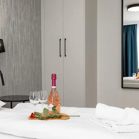 Sun Towers With Balcony & Parking By Renters Swinoujscie