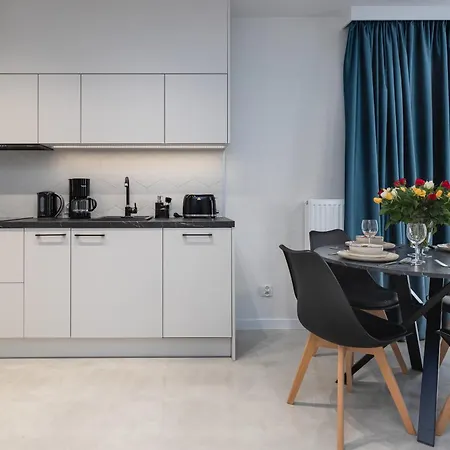 Sun Towers With Balcony & Parking By Renters * Swinoujscie