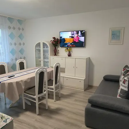 Mieszkanie Przy Parku Apartment *