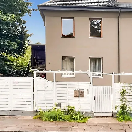 Beautiful In With Kitchen Holiday home