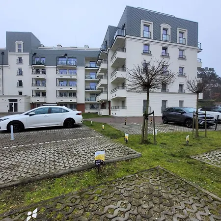 Apartment Bryza - Cesarskie Z Parkingiem *