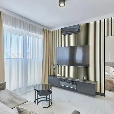 Timber By Baltic Apartment *