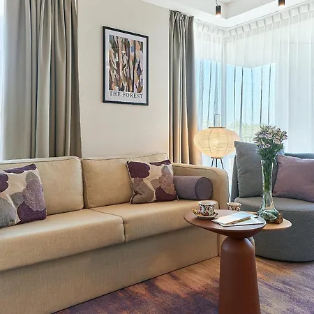 Golden Hour Apartments- Loft 302 *