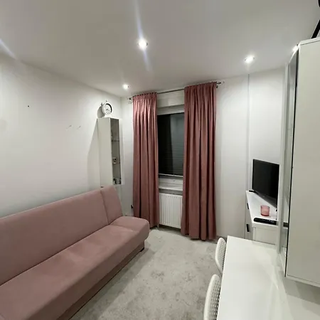 Hermes Apartment