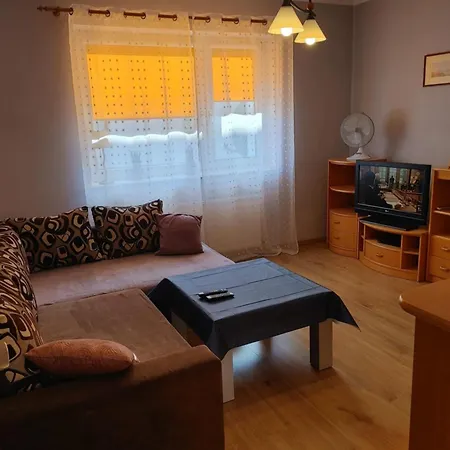 Julia Apartment *