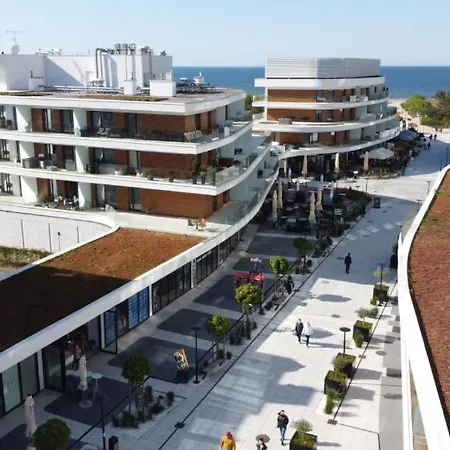 - Aleja Baltic Park Molo C306 *