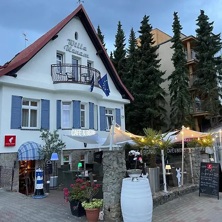 4 Pory Roku Bed & Breakfast