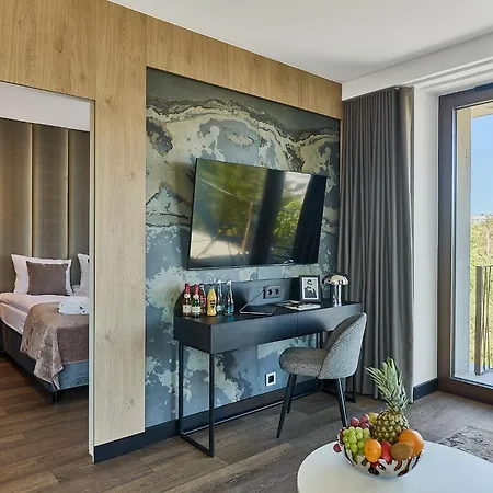 Golden Hour Apartments- Loft H 418 Apartment *