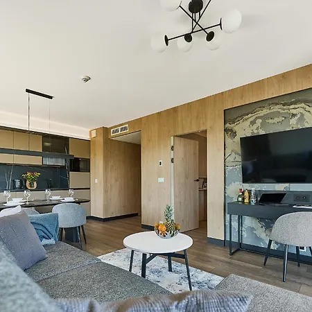 Golden Hour Apartments- Loft H 418 Apartment *