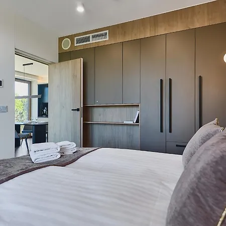 Golden Hour Apartments- Loft H 418 Apartment *