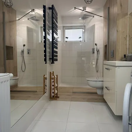 Apartament Paderewskiego 10 *