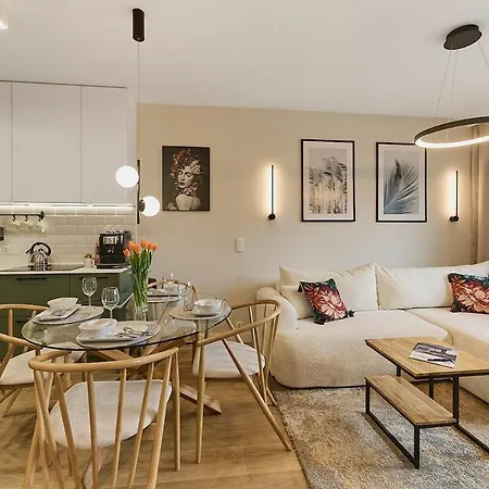 Apartment Golden Hour - Odrowcow 5 *