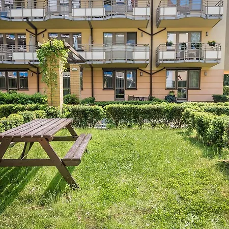 Z Ogrodkiem W Parku Zdrojowym Apartment Swinoujscie