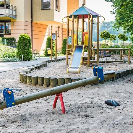 Z Ogrodkiem W Parku Zdrojowym *