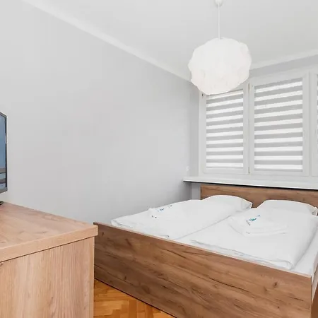 Apartment Spokojny Przy Parku Chopina By Renters
