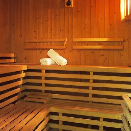 Elpak Aparthotel 3*