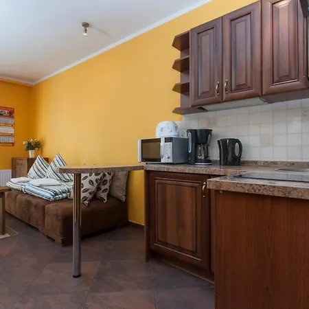 Center Iii By Renters Apartment *
