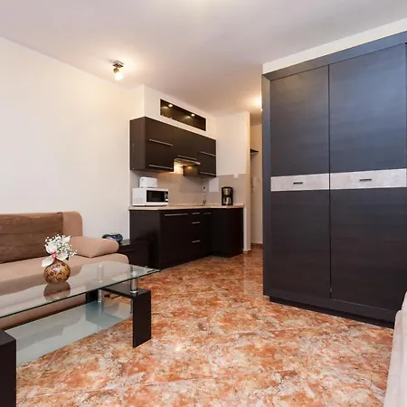 Apartment Center Iii By Renters *