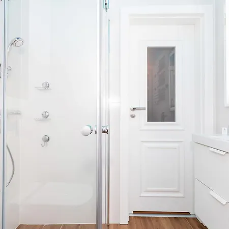 Biala Mewa By Renters Apartment *