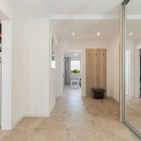 Apartment Z Widokiem Na Port By Renters *