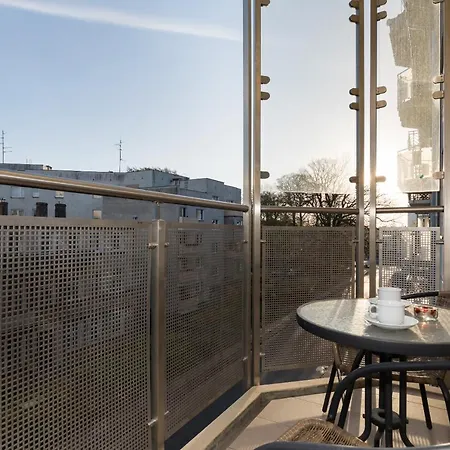 Wind Rose Quarter By Renters Apartment