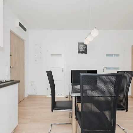 Wind Rose Quarter By Renters Apartment