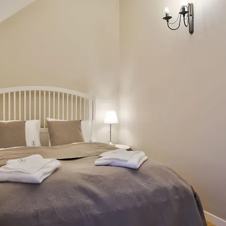 Bed & Breakfast 4 Pory Roku & Uznam