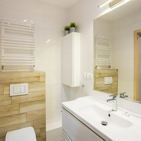 Apartment - Wyspianskiego 34e