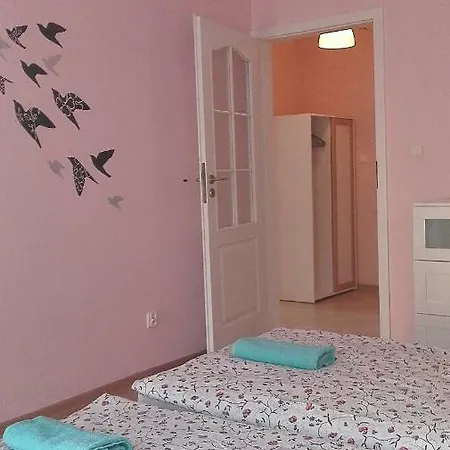 Amelia Apartment