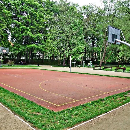 Apartment Z Ogrodkiem W Parku Zdrojowym