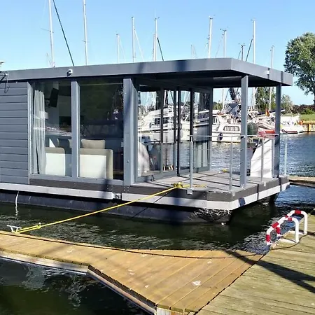 Apartment Houseboat Porta Mare Iii *