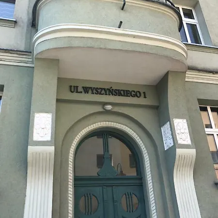 Przedwojenna Kamienica Apartment