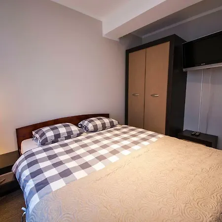 Apartament 75 *