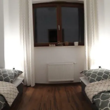 Frog - 2 Bedrooms And Living Apartment