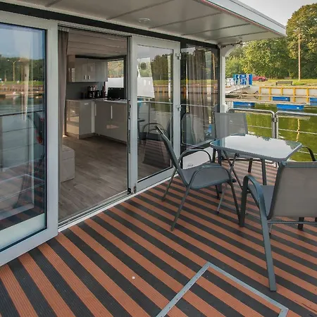 Apartment Amber Houseboat Swinoujscie