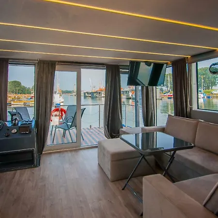 Apartment Amber Houseboat *