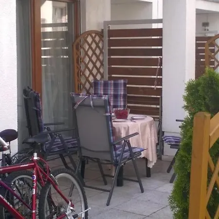 Platan Patio 2- Berry Apartment *