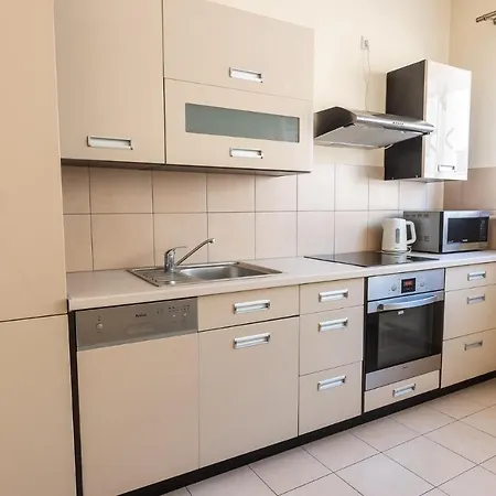 Apartment Platan Ul.chelmonskiego 6b