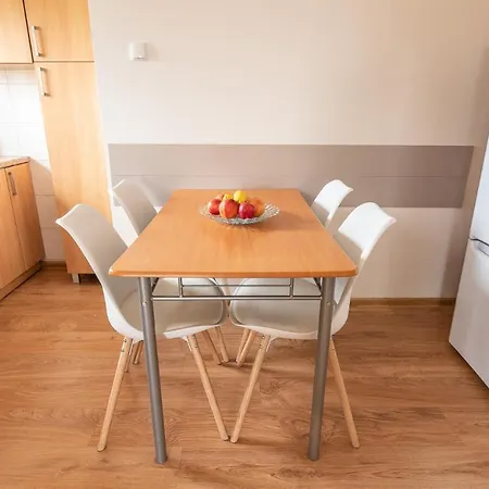 Apartament Chelmonskiego 9